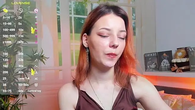 Snapshot of pretty_little_thing chatting on March 11, 4:10 am pretty little thing online show from March 11, 4:10 am