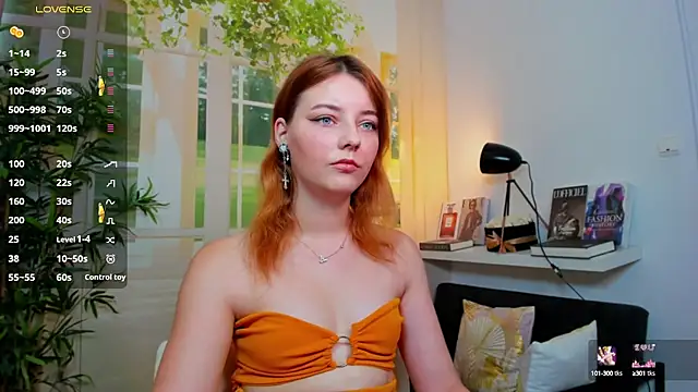 Snapshot of pretty_little_thing chatting on September 13, 12:05 pm pretty little thing online show from September 13, 12:05 pm