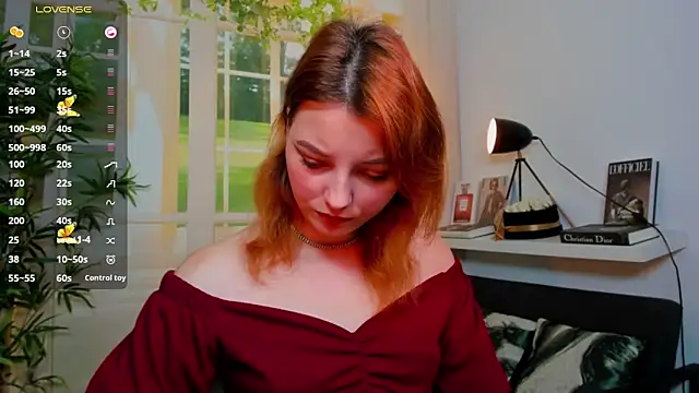 Snapshot of pretty_little_thing chatting on November 12, 2:50 pm pretty little thing online show from November 12, 2:50 pm