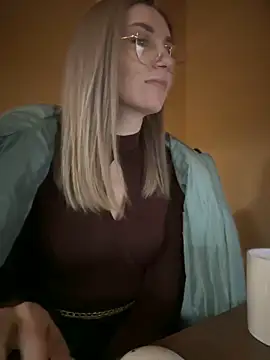 Snapshot of Crazy-Rosa chatting on February 7, 4:14 pm Crazy-Rosa online show from February 7, 4:14 pm