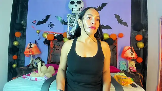 MaduraLuciana online show from October 21, 11:00 am