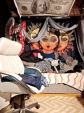 Gillygilly76 online show from November 9, 6:55 am