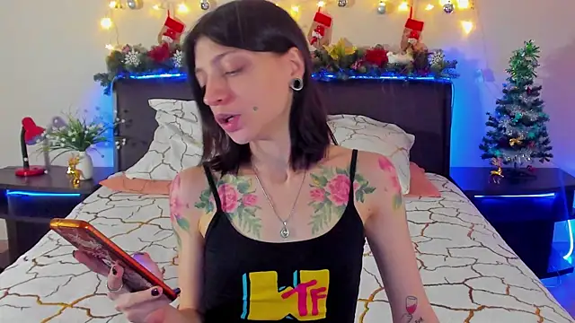 Snapshot of Lolly_Haze chatting on December 16, 6:53 am Lolly Haze online show from December 16, 6:53 am