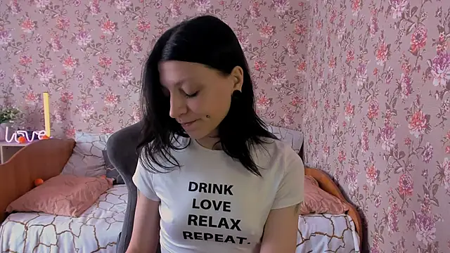 Snapshot of Lolly_Haze chatting on November 15, 4:43 am Lolly Haze online show from November 15, 4:43 am