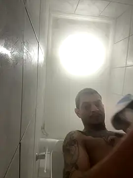 Snapshot of Christopherreis chatting on November 7, 2:11 am Christopherreis online show from November 7, 2:11 am