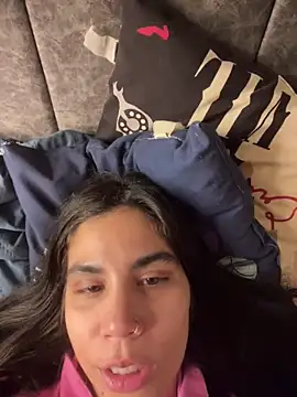 Cuteandhornyy online show from December 4, 7:22 pm