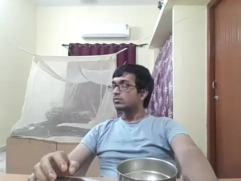 THE NAKED BOY online show from February 4, 12:44 pm