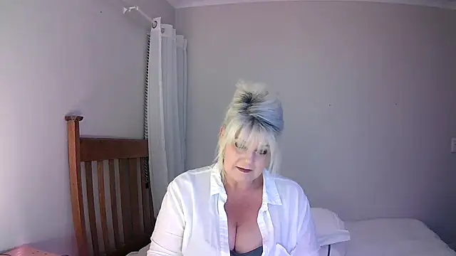 Miahotmilf online show from January 25, 7:49 pm