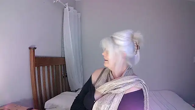 Miahotmilf online show from January 29, 6:50 pm