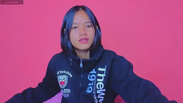 Snapshot of Natsu__ chatting on December 11, 1:05 am Natsu online show from December 11, 1:05 am