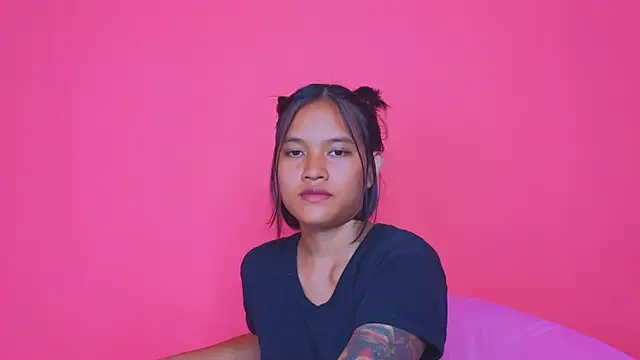 Snapshot of Natsu__ chatting on December 11, 10:25 am Natsu online show from December 11, 10:25 am