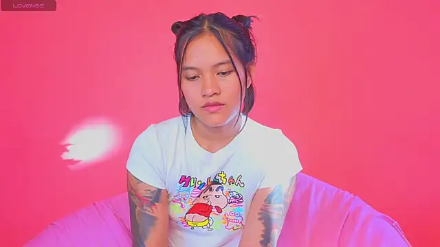 Snapshot of Natsu__ chatting on December 13, 9:24 am Natsu online show from December 13, 9:24 am