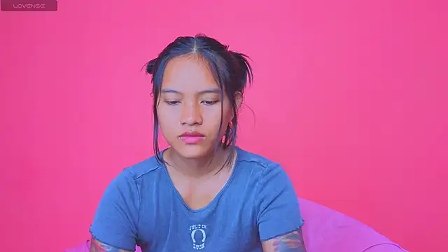 Snapshot of Natsu__ chatting on December 14, 1:28 am Natsu online show from December 14, 1:28 am