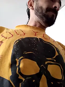 Snapshot of weedmanhot28 chatting on December 7, 1:51 pm weedmanhot28 online show from December 7, 1:51 pm