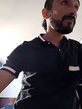 Snapshot of weedmanhot28 chatting on March 13, 4:34 pm weedmanhot28 online show from March 13, 4:34 pm