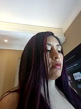 Snapshot of MonicaMoret chatting on January 25, 12:05 pm MonicaMoret online show from January 25, 12:05 pm