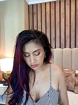 Snapshot of MonicaMoret chatting on March 17, 12:57 pm MonicaMoret online show from March 17, 12:57 pm