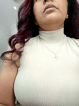 Snapshot of MonicaMoret chatting on March 22, 12:04 pm MonicaMoret online show from March 22, 12:04 pm