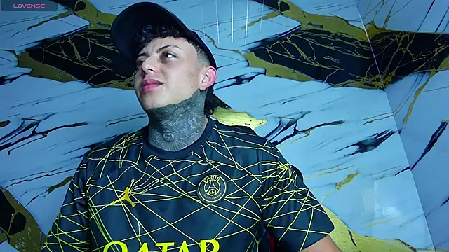 Kevin22 222 online show from March 2, 4:50 am