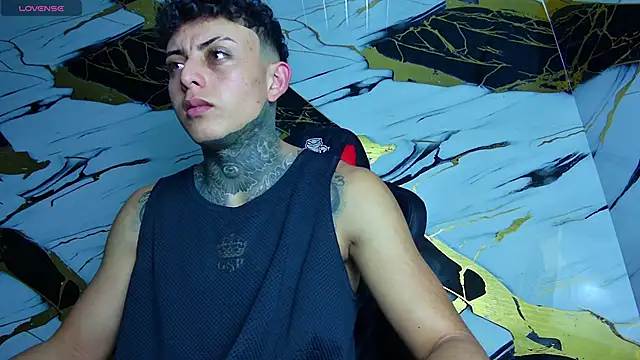 Kevin22 222 online show from March 13, 10:32 pm