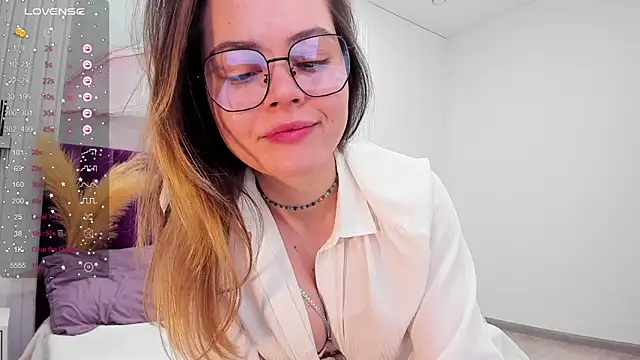 Kelly Cuutie online show from January 24, 5:10 am