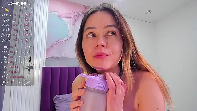 Kelly Cuutie online show from February 1, 8:08 am