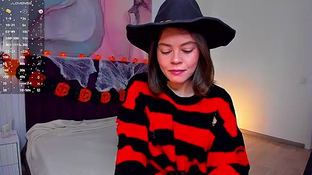 Kelly Cuutie online show from October 24, 1:24 am