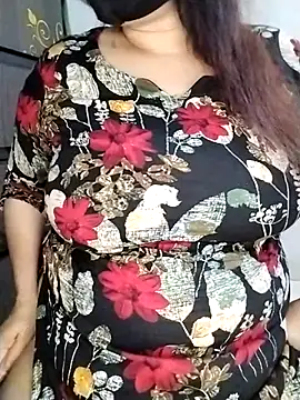 Snapshot of Tishani chatting on November 28, 11:24 am Tishani online show from November 28, 11:24 am