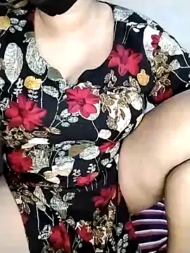 Snapshot of Tishani chatting on November 30, 6:56 pm Tishani online show from November 30, 6:56 pm