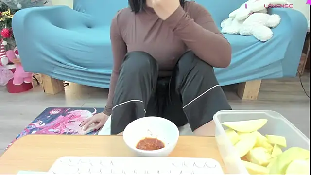 Snapshot of Baby_Claraa chatting on December 27, 6:14 am Baby Claraa online show from December 27, 6:14 am