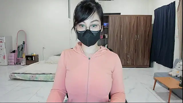 Snapshot of Baby_Claraa chatting on February 18, 7:54 am Baby Claraa online show from February 18, 7:54 am