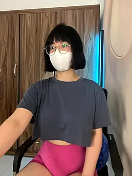 Snapshot of Baby_Claraa chatting on September 18, 7:32 am Baby Claraa online show from September 18, 7:32 am