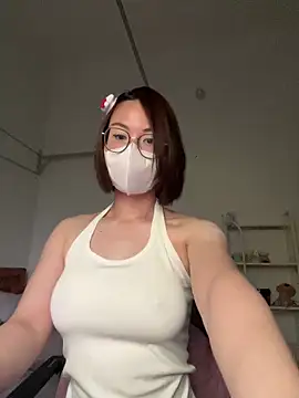 Snapshot of Baby_Claraa chatting on May 3, 5:46 am Baby Claraa online show from May 3, 5:46 am