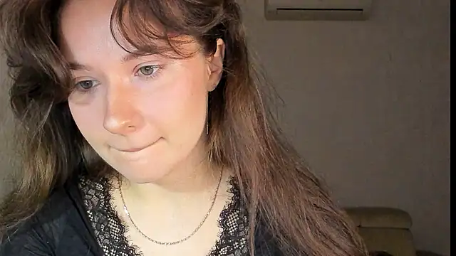 Lilith lutherlow online show from December 13, 5:05 am