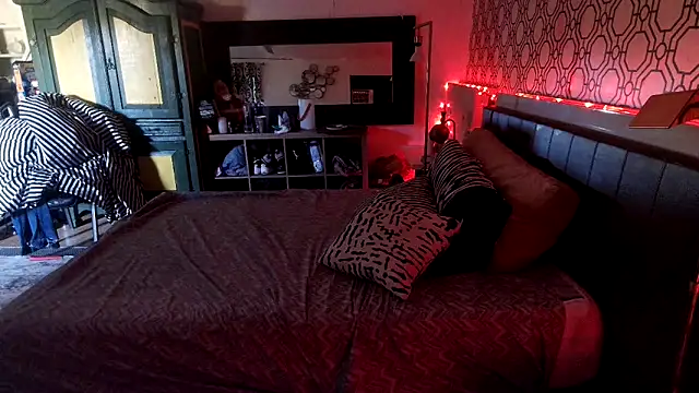 Snapshot of RawRyder8 chatting on October 6, 11:35 pm RawRyder8 online show from October 6, 11:35 pm