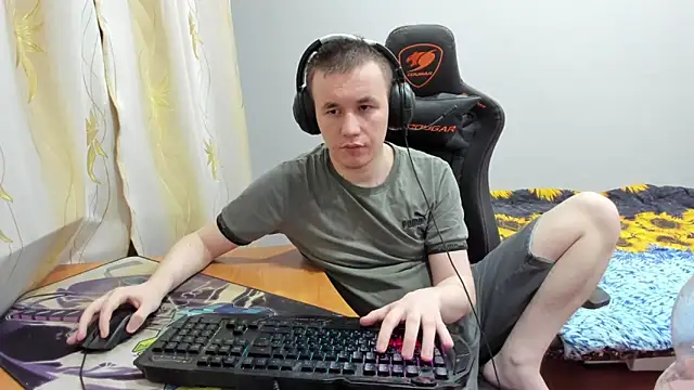 iliaskrislove online show from October 20, 6:19 pm