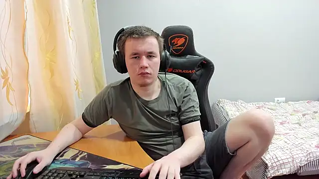 iliaskrislove online show from December 3, 5:48 am