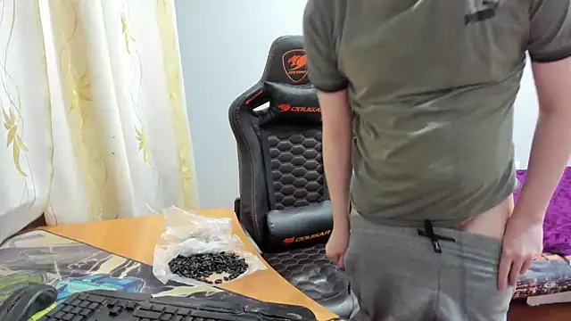 iliaskrislove online show from December 21, 9:11 pm