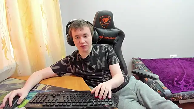 iliaskrislove online show from December 22, 10:34 am