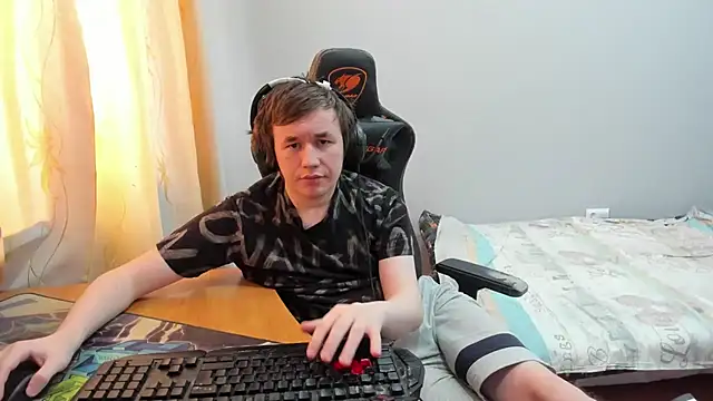 iliaskrislove online show from February 6, 7:02 am