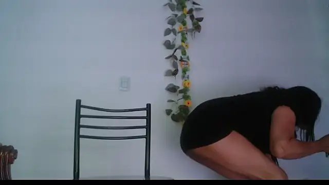 Snapshot of Anto055 chatting on December 5, 8:22 am Anto055 online show from December 5, 8:22 am