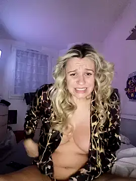 Snapshot of SpicyVicky chatting on January 27, 6:52 am SpicyVicky online show from January 27, 6:52 am