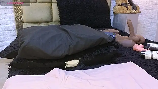 ximenawilliamss online show from December 11, 2:00 pm