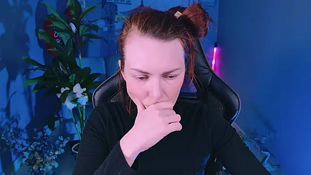 Snapshot of VandaRossi chatting on March 1, 2:13 pm VandaRossi online show from March 1, 2:13 pm