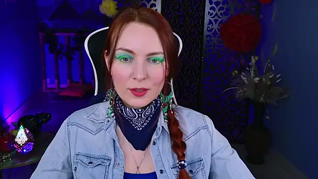 Snapshot of VandaRossi chatting on March 12, 8:19 am VandaRossi online show from March 12, 8:19 am