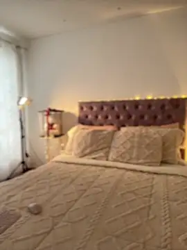 Snapshot of samantha_evans2 chatting on February 22, 10:08 pm samantha evans2 online show from February 22, 10:08 pm