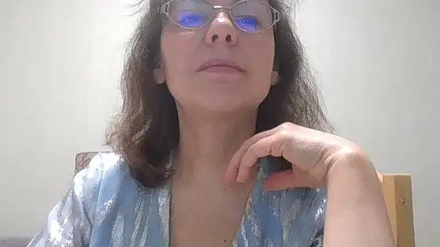 HollyJewel online show from March 27, 4:51 pm