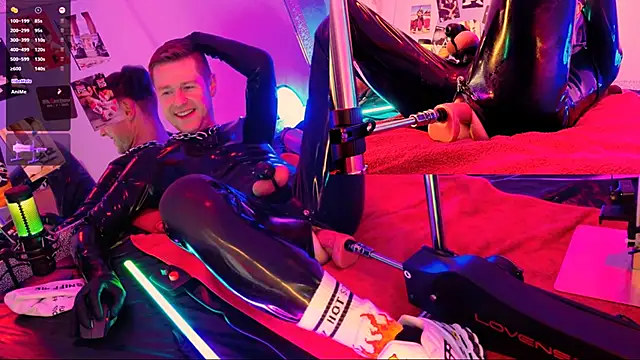 Snapshot of Fuc71 chatting on December 30, 10:55 pm Fuc71 online show from December 30, 10:55 pm