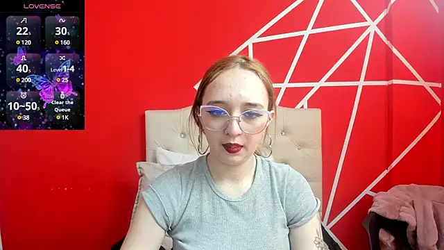 Snapshot of Liaroberts1 chatting on December 23, 12:08 pm Liaroberts1 online show from December 23, 12:08 pm