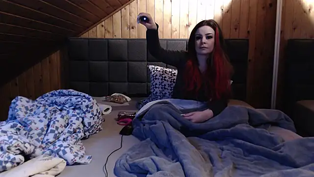 BoeseMoni1998 online show from February 8, 4:36 pm